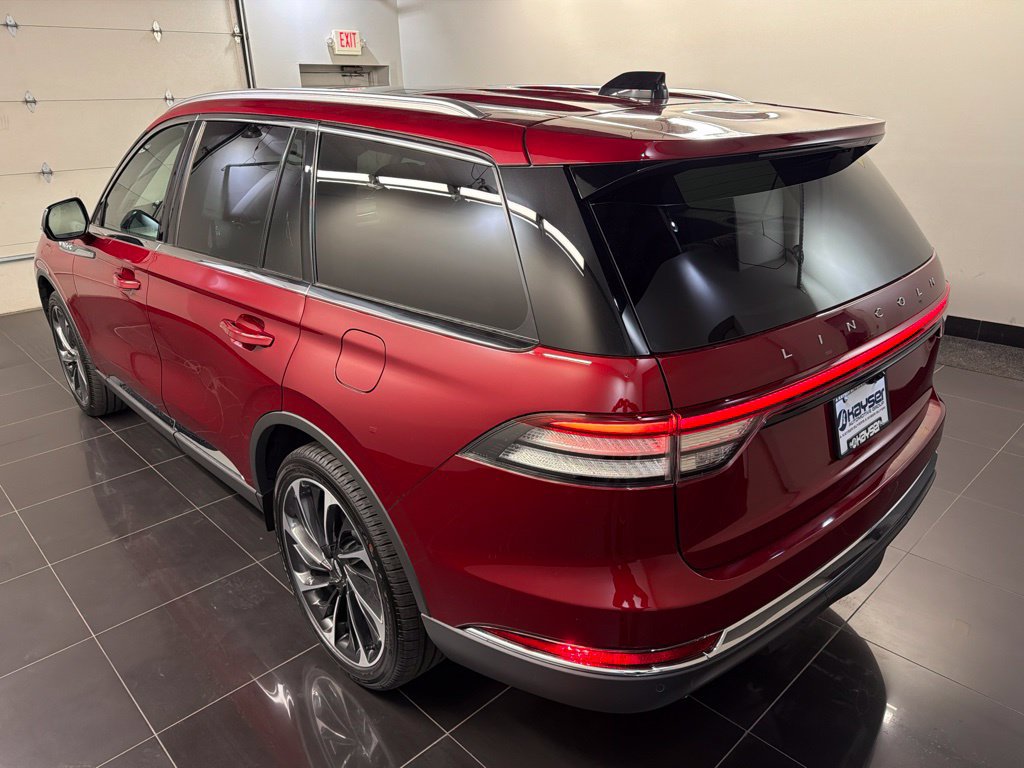 New 2027 Lincoln Aviator Reserve AWD/4WD image 4