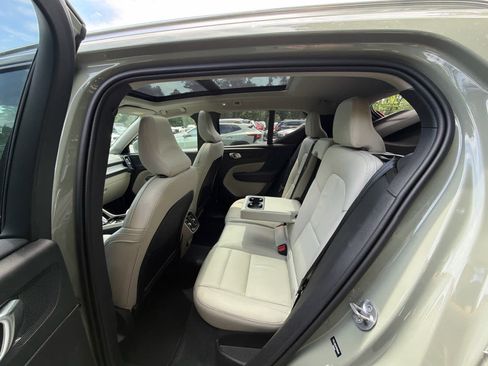 Used 2023 Volvo XC40 B5 Plus AWD/4WD image 23