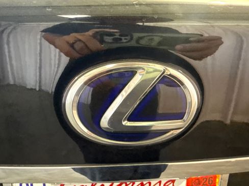 Used 2020 Lexus LS 500h w/ Luxury Package RWD image 13