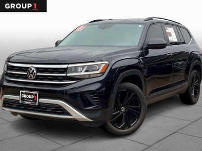 Used 2023 Volkswagen Atlas SE w/ Black Wheel Package