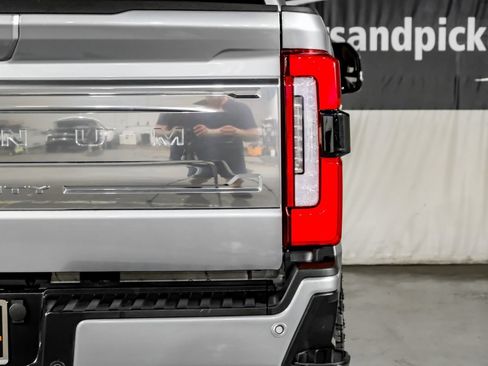 Used 2024 Ford F250 Platinum AWD/4WD image 44