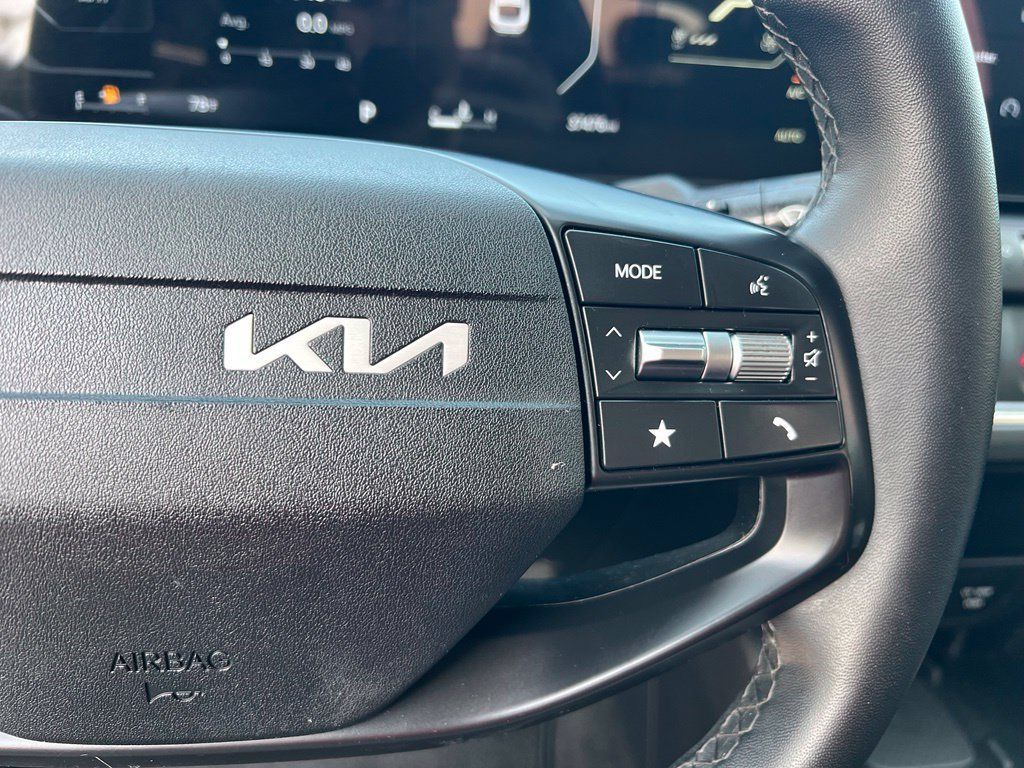 Used 2025 Kia K4 EX FWD image 39