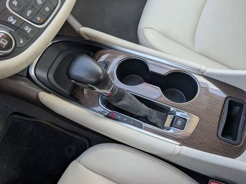 Used 2024 Chevrolet Malibu LT image 17