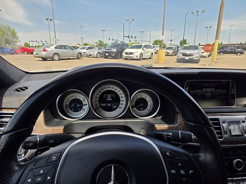 Used 2016 Mercedes-Benz E 350 Sedan w/ Premium Package image 25