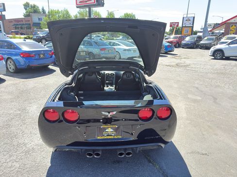 Used 2005 Chevrolet Corvette Coupe w/ Preferred Equipment Group RWD image 15