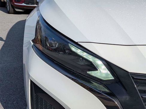 Used 2024 Nissan Altima 2.5 SR image 12