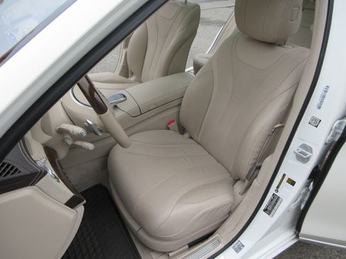 Used 2017 Mercedes-Benz S 550 Sedan image 8