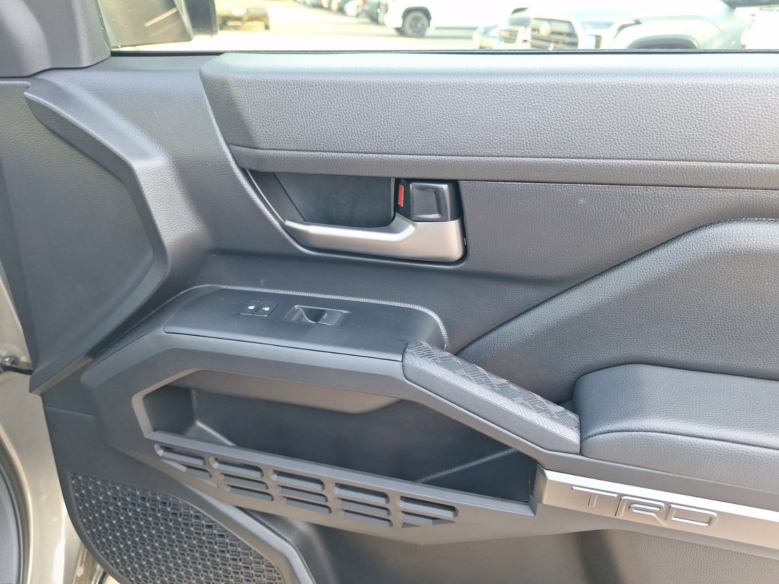 Used 2025 Toyota Tacoma TRD Off-Road AWD/4WD image 36