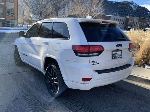 Used 2019 Jeep Grand Cherokee Altitude image 13