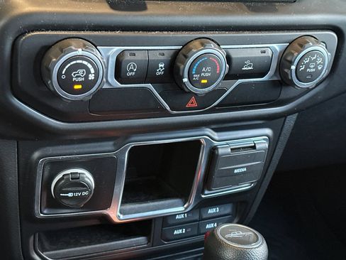 Used 2021 Jeep Gladiator Sport w/ Trailer Tow Package AWD/4WD image 24