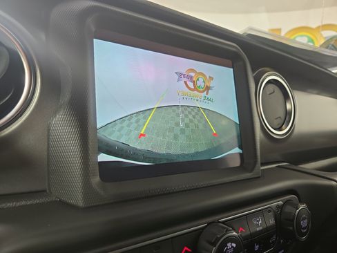 Used 2023 Jeep Wrangler Unlimited Rubicon 4xe w/ Cold Weather Group image 22