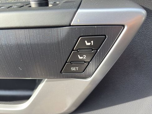 Used 2025 Toyota Tundra Platinum image 24