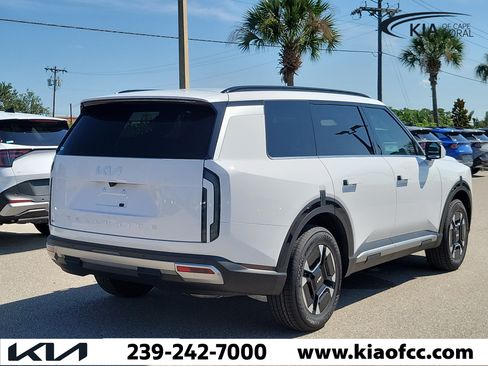 New 2027 Kia Telluride EX w/ Towing Package FWD image 6