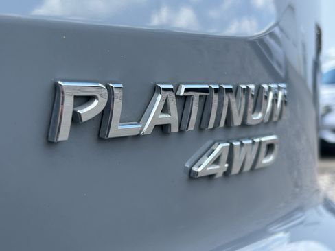 Used 2022 Nissan Pathfinder Platinum w/ Cargo Package AWD/4WD image 9