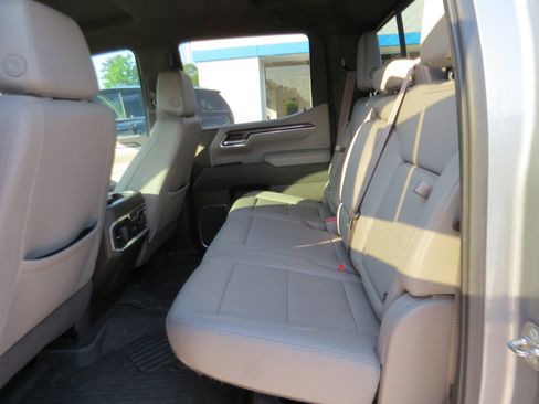 Certified 2023 Chevrolet Silverado 1500 LTZ AWD/4WD image 16