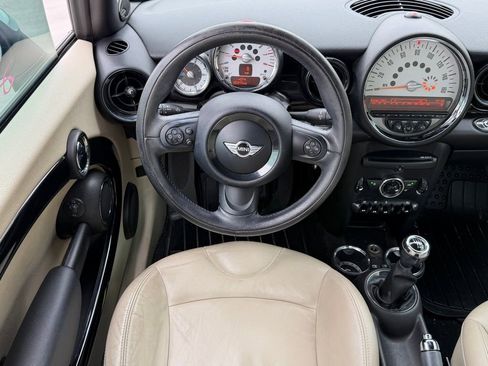 Used 2011 MINI Cooper Convertible image 8