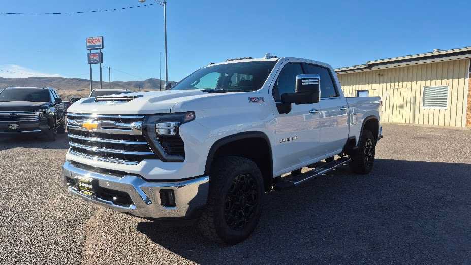 Used 2024 Chevrolet Silverado 2500 LTZ w/ LTZ Convenience Package AWD/4WD image 10