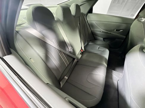 Used 2024 Hyundai Elantra SEL image 25