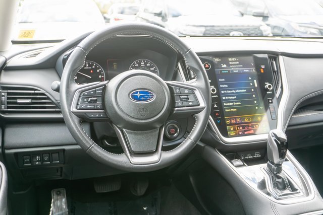Used 2025 Subaru Outback Premium AWD/4WD image 13