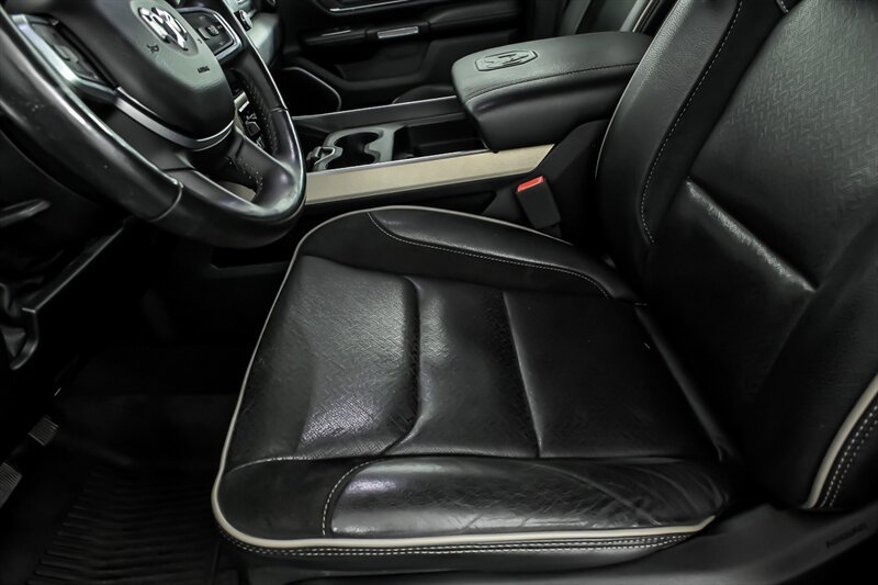 Used 2019 RAM 1500 Laramie AWD/4WD image 16