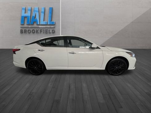 Used 2025 Nissan Altima 2.5 SV w/ SV Special Edition Package image 6