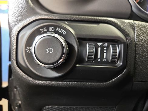 Used 2022 Jeep Wrangler Unlimited Sport AWD/4WD image 28