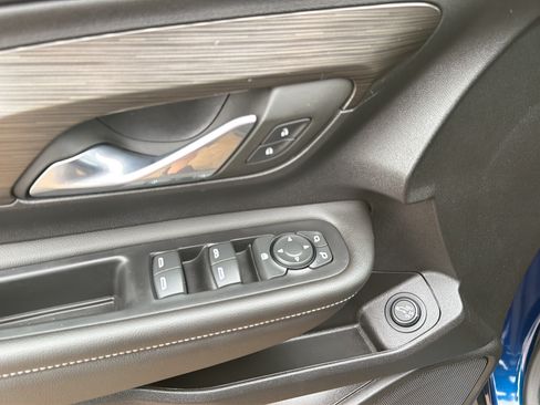 Used 2023 GMC Terrain SLE w/ Driver Convenience Package FWD image 23