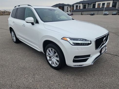 Used 2018 Volvo XC90 T6 Momentum w/ Momentum Plus Package image 16