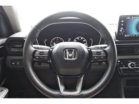 New 2025 Honda Pilot Touring image 16