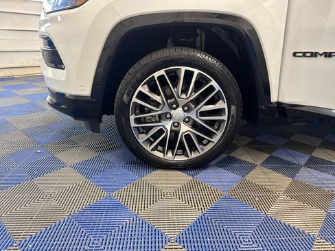 Used 2023 Jeep Compass Limited w/ Elite Group AWD/4WD image 32