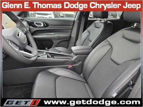 New 2026 Jeep Compass Latitude image 9