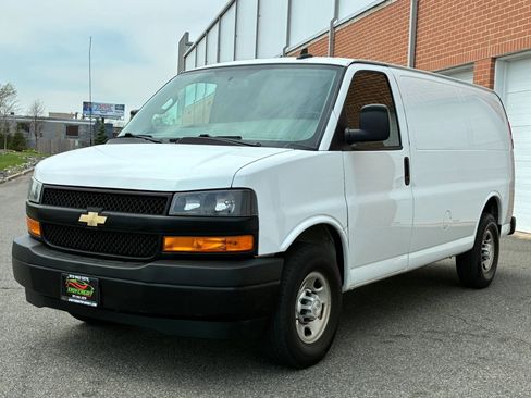 Used 2019 Chevrolet Express 2500 w/ Driver Convenience Package RWD image 1