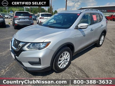 Used 2018 Nissan Rogue SV AWD/4WD image 4