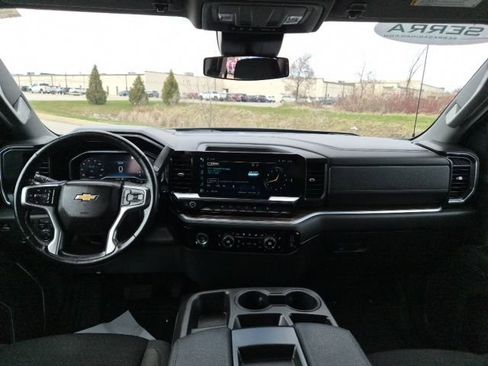 Used 2022 Chevrolet Silverado 1500 LT w/ Z71 Off-Road Package AWD/4WD image 37