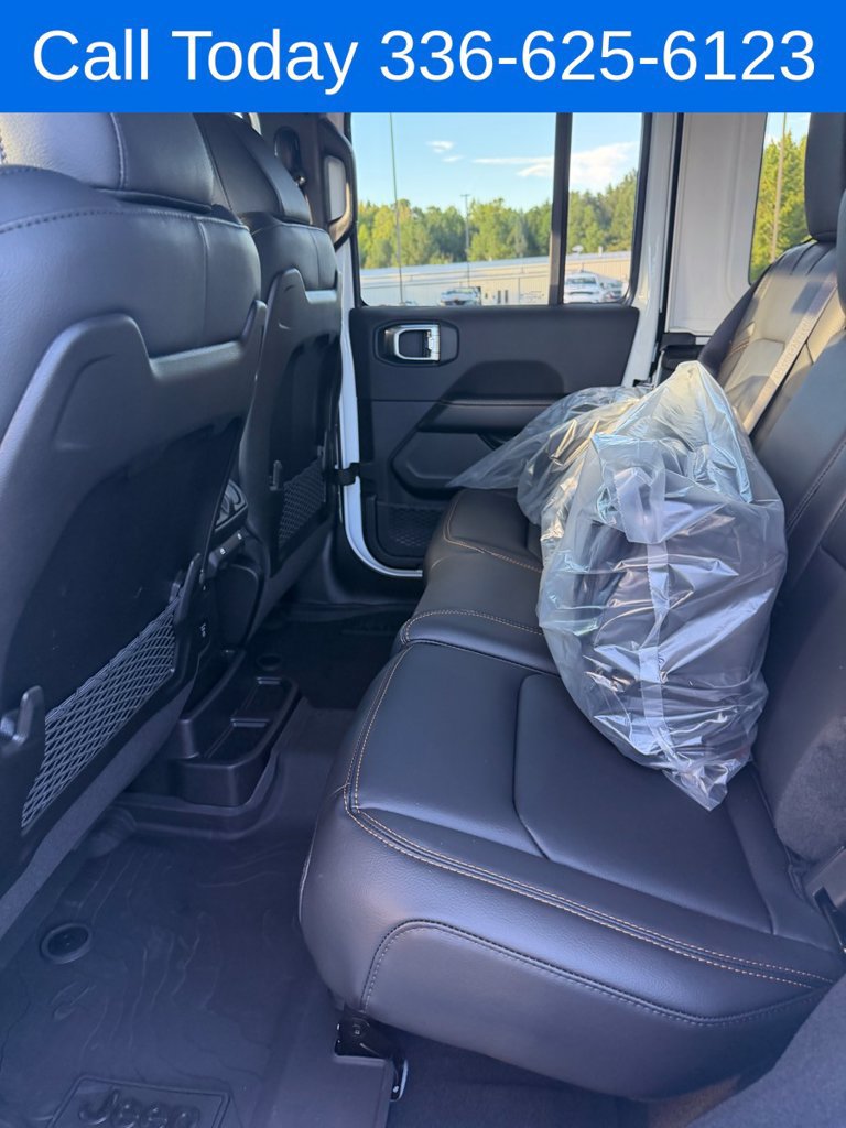 New 2027 Jeep Wrangler Unlimited Sahara AWD/4WD image 13