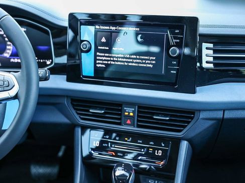 New 2026 Volkswagen Jetta SE image 22