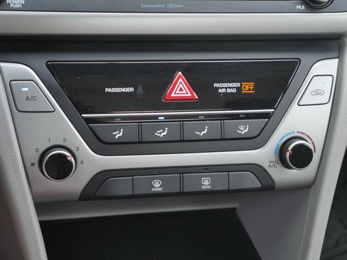 Used 2018 Hyundai Elantra SEL FWD image 11