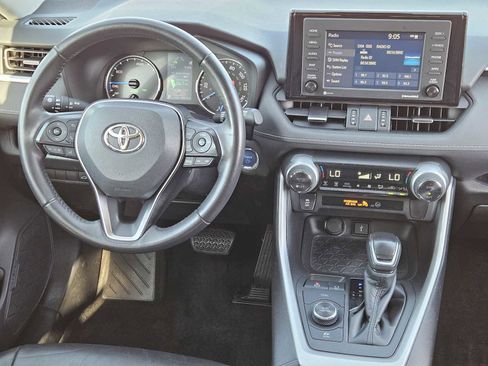 Used 2021 Toyota RAV4 XLE Premium AWD/4WD image 25