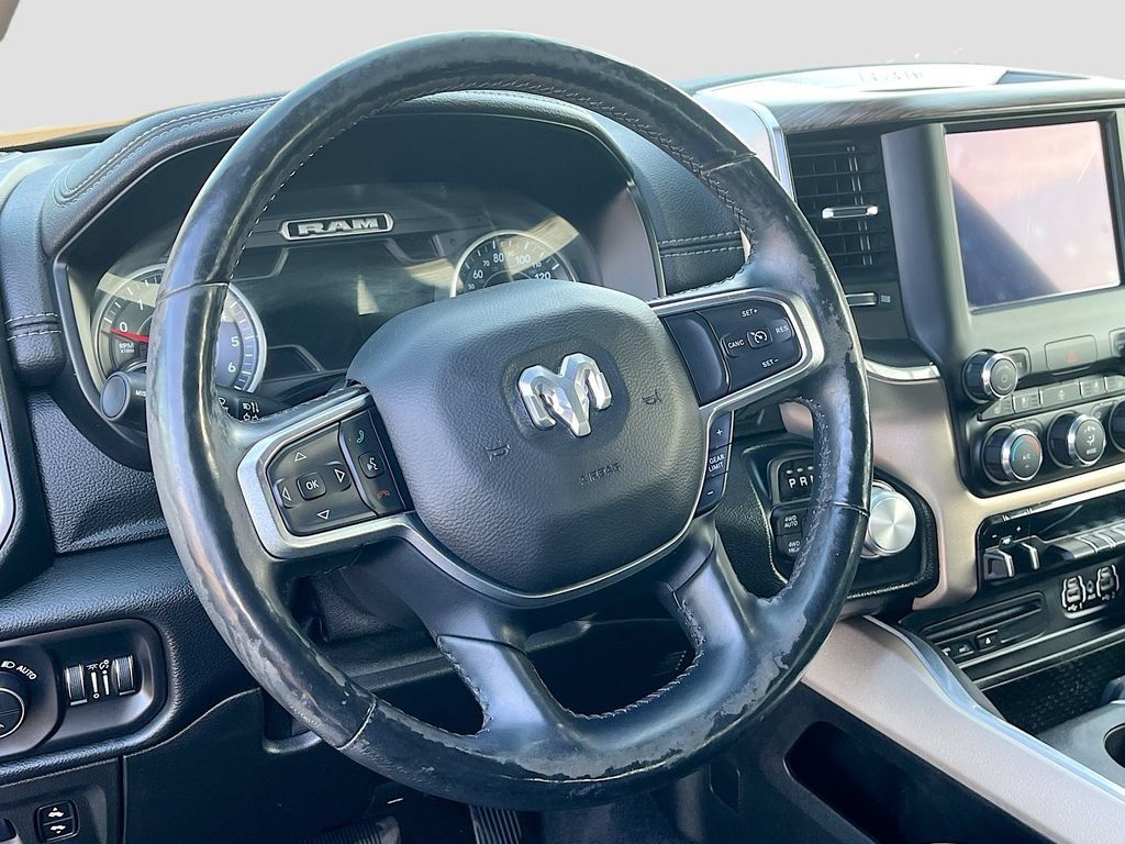Used 2019 RAM 1500 Laramie AWD/4WD image 11