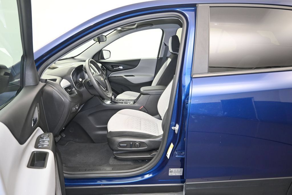 Used 2023 Chevrolet Equinox LS w/ LS Convenience Package FWD image 20