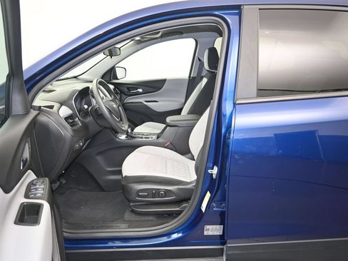 Used 2023 Chevrolet Equinox LS w/ LS Convenience Package FWD image 20
