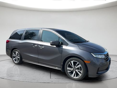 Used 2024 Honda Odyssey Touring image 4