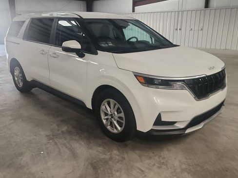 Used 2024 Kia Carnival LX FWD image 7