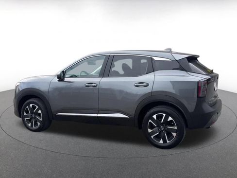 Used 2025 Nissan Kicks SV image 10