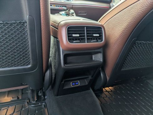 Used 2024 Mercedes-Benz GLE 350 4MATIC image 33