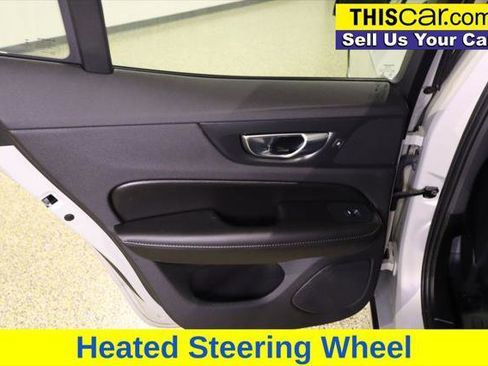 Used 2021 Volvo S60 T5 Momentum w/ Premium Package image 28