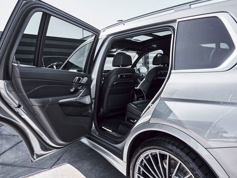 Used 2024 BMW ALPINA XB7 AWD/4WD image 28