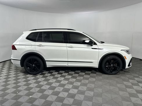 Used 2023 Volkswagen Tiguan SE R-Line AWD/4WD image 9
