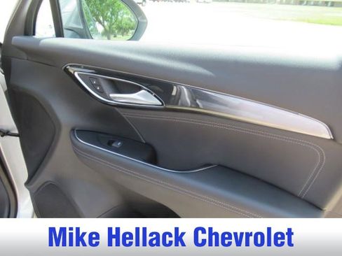 Used 2025 Buick Envision Preferred AWD/4WD image 21