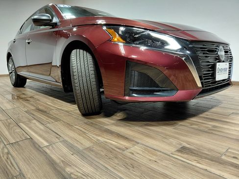 Used 2024 Nissan Altima 2.5 SV AWD/4WD image 14